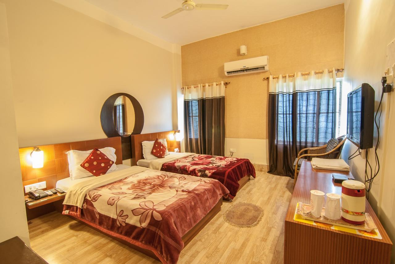 Hotel Jyoti Forbesganj エクステリア 写真