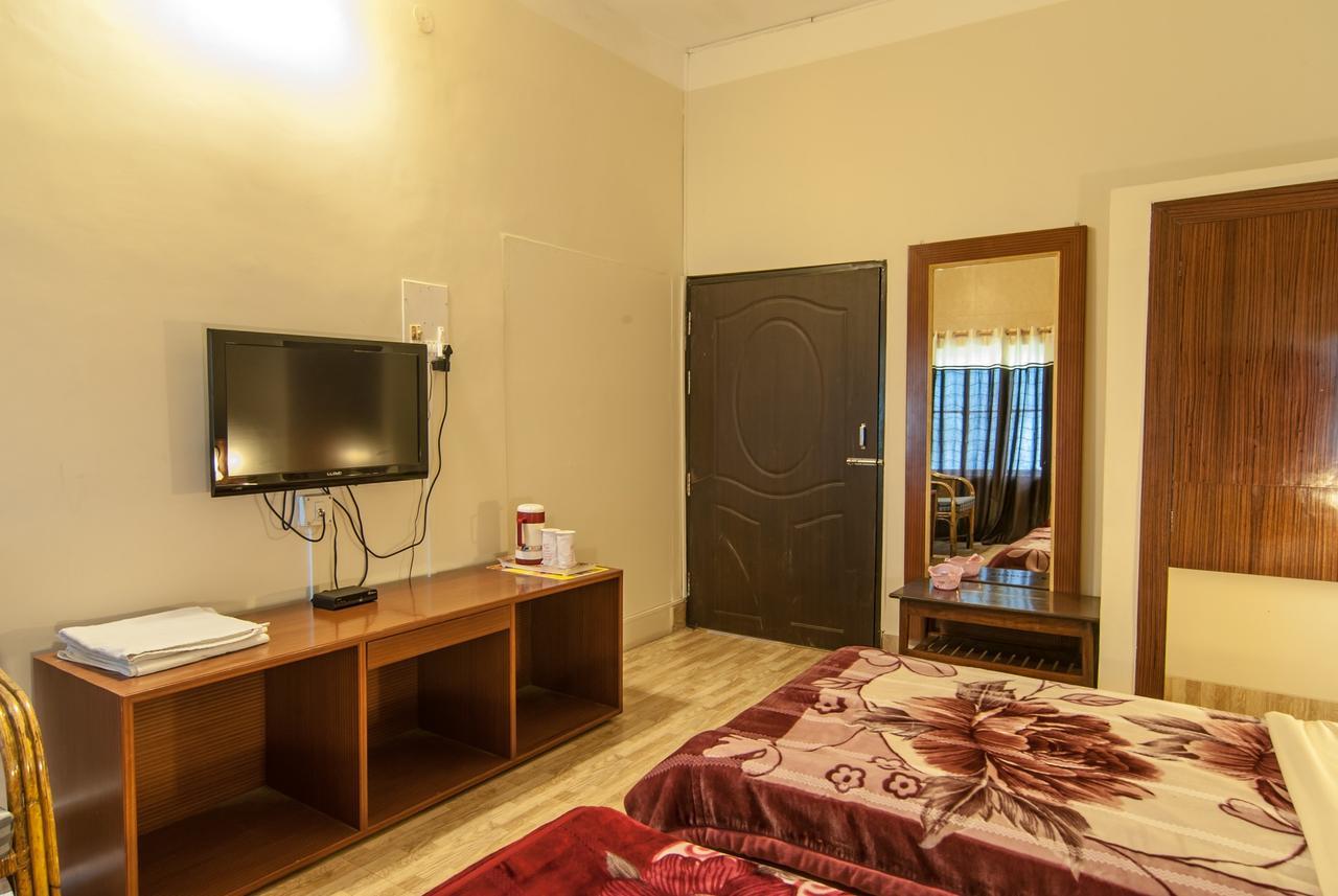 Hotel Jyoti Forbesganj エクステリア 写真