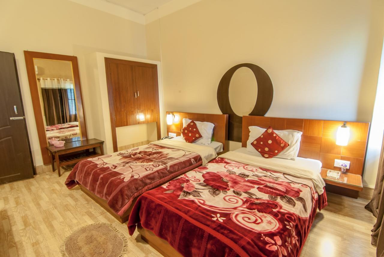 Hotel Jyoti Forbesganj エクステリア 写真