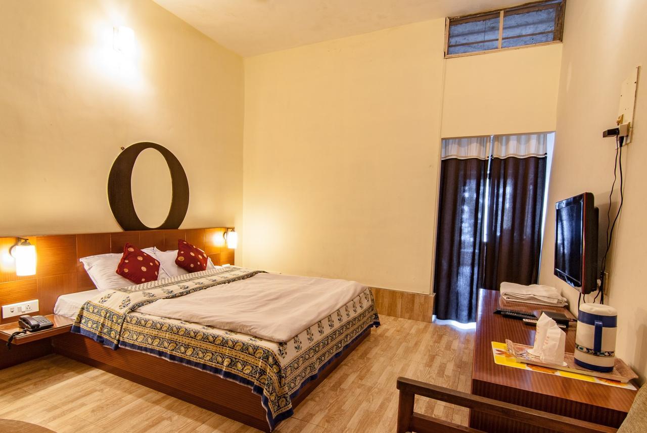 Hotel Jyoti Forbesganj エクステリア 写真